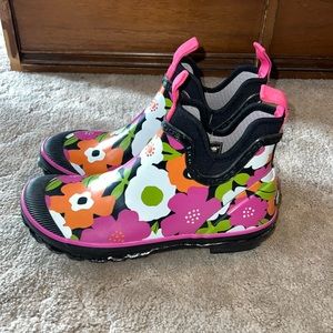 Women’s size 9 ankle bogs
